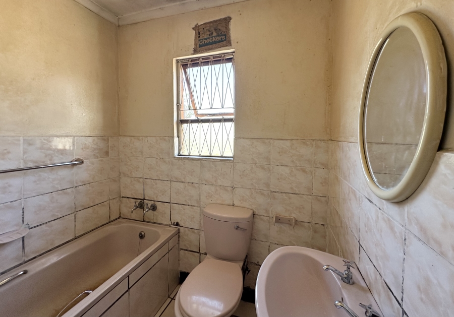 5 Bedroom Property for Sale in Mbuqu Eastern Cape